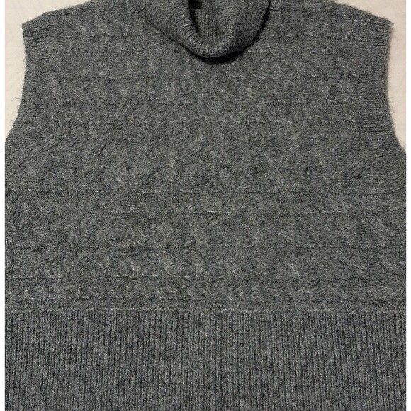 Old Navy Women Medium Gray Cable Knit Turtleneck Sweater Vest Minimalist Peppy - Picture 2 of 11